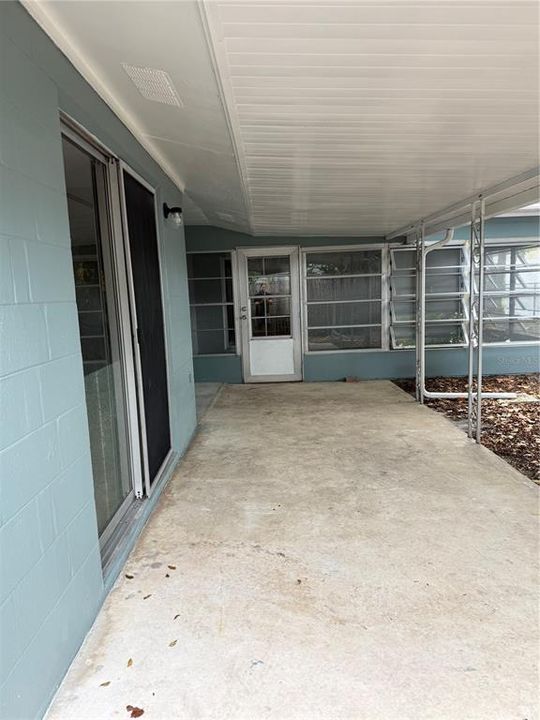 For Rent: $1,950 (4 beds, 2 baths, 1547 Square Feet)