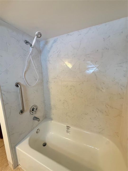 For Rent: $1,950 (4 beds, 2 baths, 1547 Square Feet)