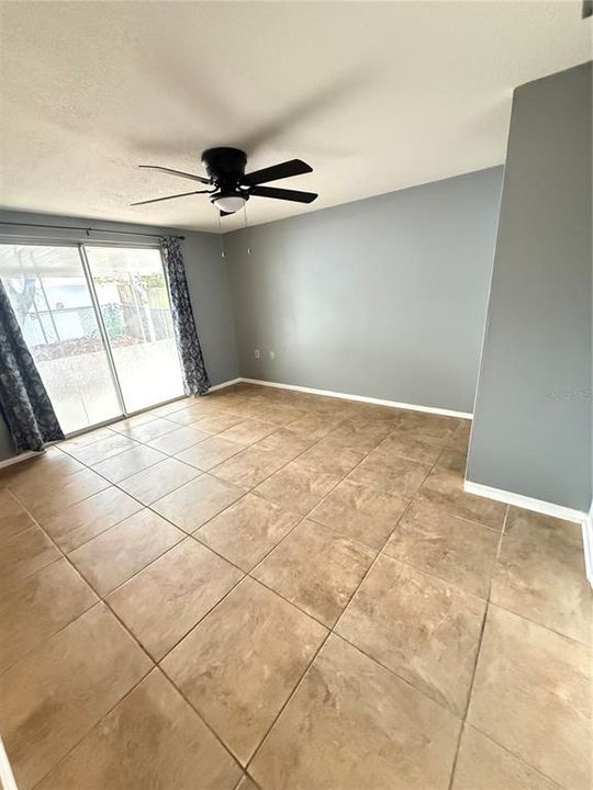 For Rent: $1,950 (4 beds, 2 baths, 1547 Square Feet)