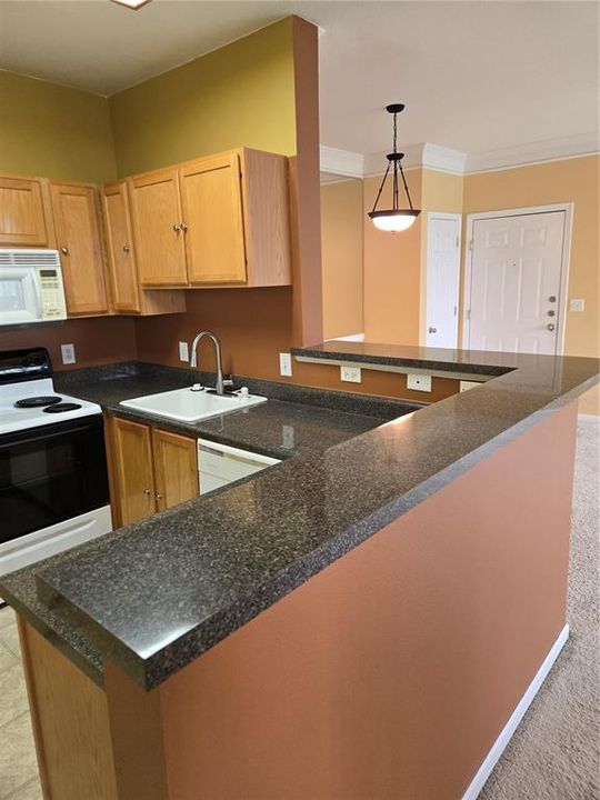 For Sale: $142,000 (1 beds, 1 baths, 750 Square Feet)