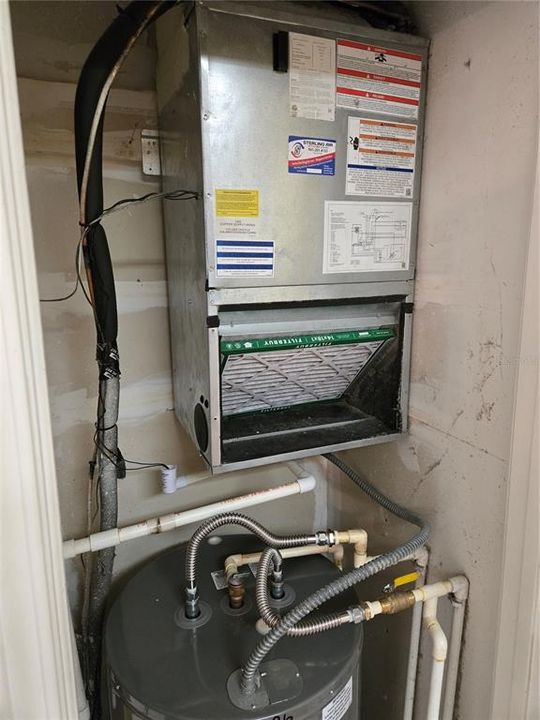 For Sale: $142,000 (1 beds, 1 baths, 750 Square Feet)