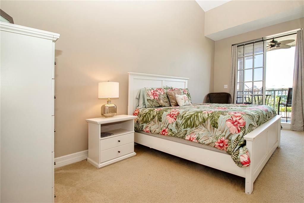 For Sale: $439,900 (3 beds, 3 baths, 1417 Square Feet)