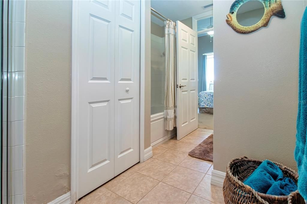 For Sale: $439,900 (3 beds, 3 baths, 1417 Square Feet)