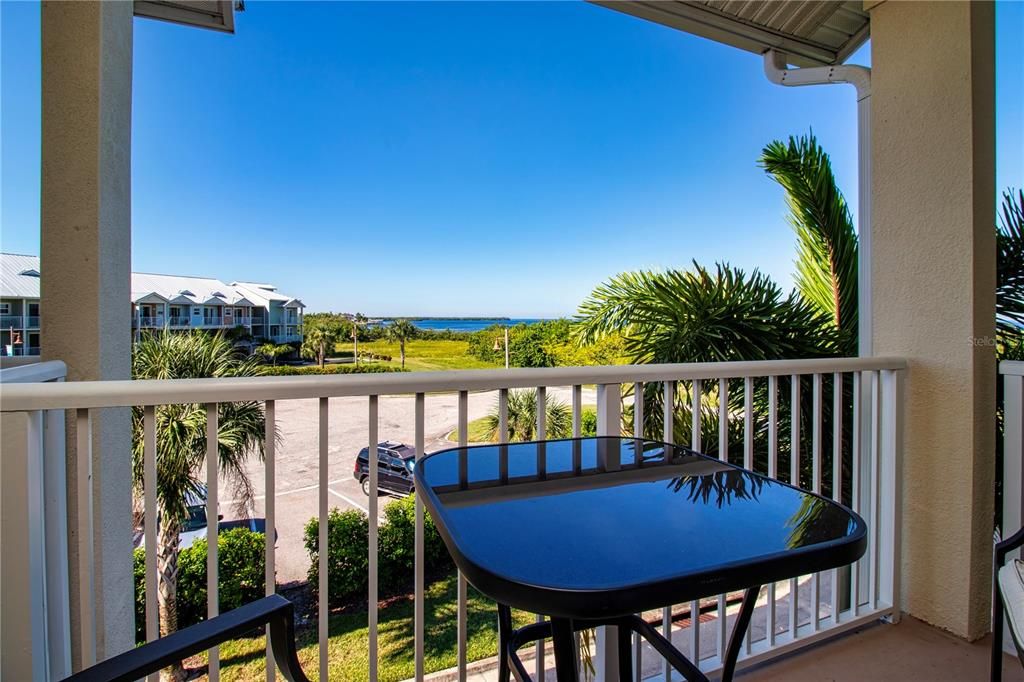 For Sale: $439,900 (3 beds, 3 baths, 1417 Square Feet)