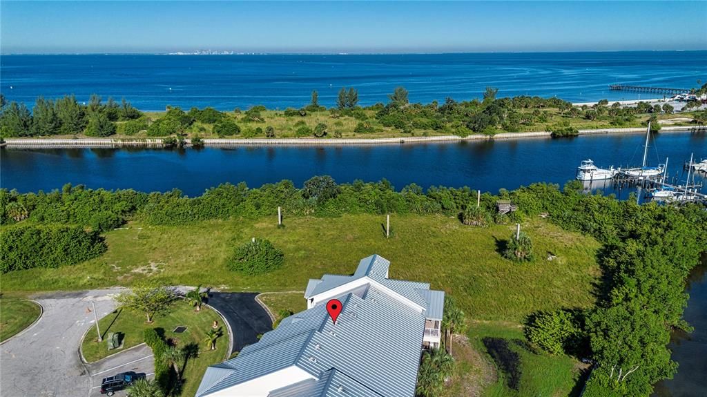 For Sale: $439,900 (3 beds, 3 baths, 1417 Square Feet)