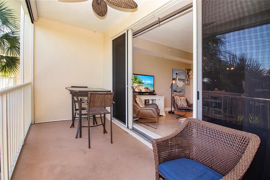 For Sale: $439,900 (3 beds, 3 baths, 1417 Square Feet)