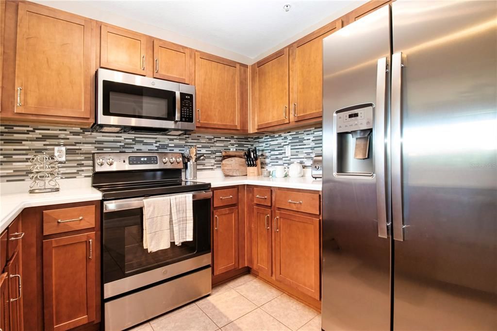 For Sale: $439,900 (3 beds, 3 baths, 1417 Square Feet)