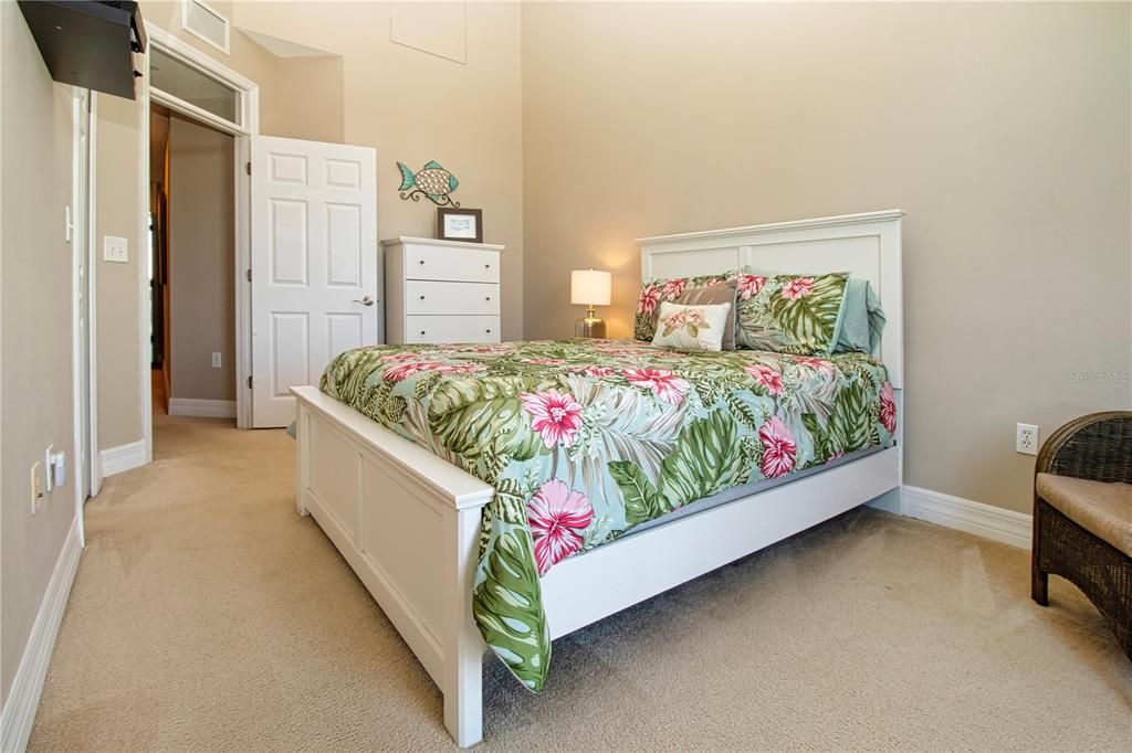 For Sale: $439,900 (3 beds, 3 baths, 1417 Square Feet)