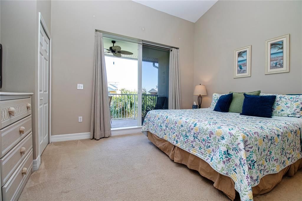 For Sale: $439,900 (3 beds, 3 baths, 1417 Square Feet)