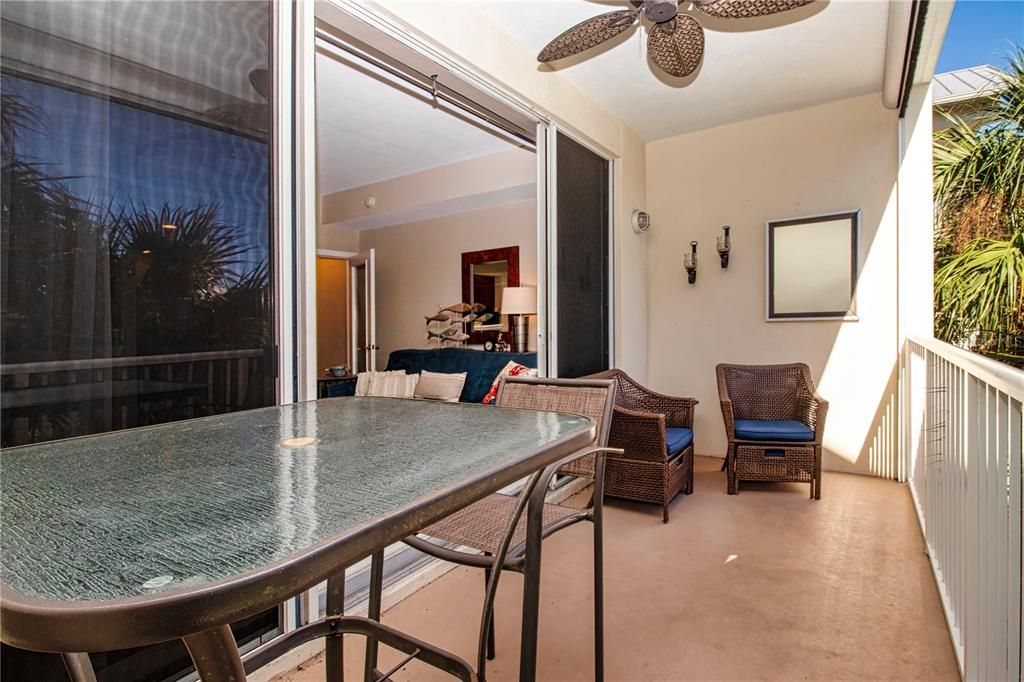 For Sale: $439,900 (3 beds, 3 baths, 1417 Square Feet)