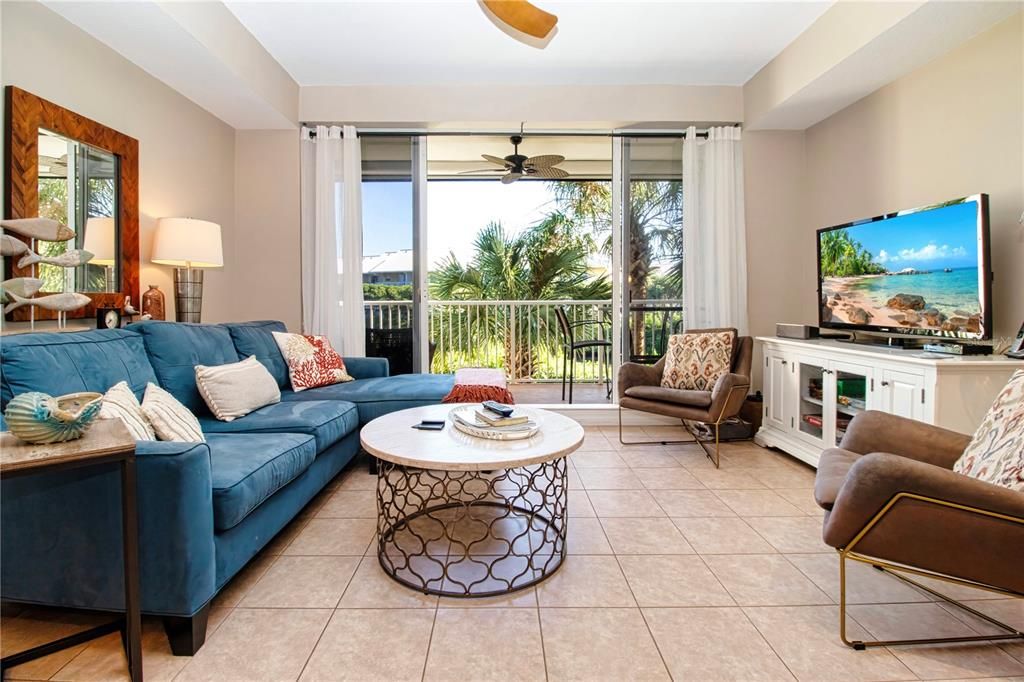 For Sale: $439,900 (3 beds, 3 baths, 1417 Square Feet)