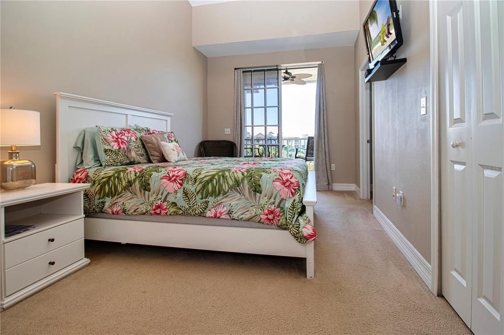 For Sale: $439,900 (3 beds, 3 baths, 1417 Square Feet)