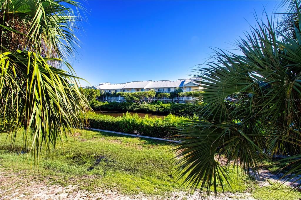 For Sale: $439,900 (3 beds, 3 baths, 1417 Square Feet)