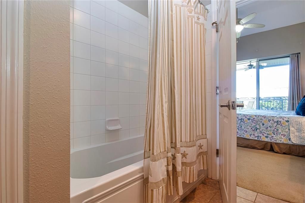 For Sale: $439,900 (3 beds, 3 baths, 1417 Square Feet)