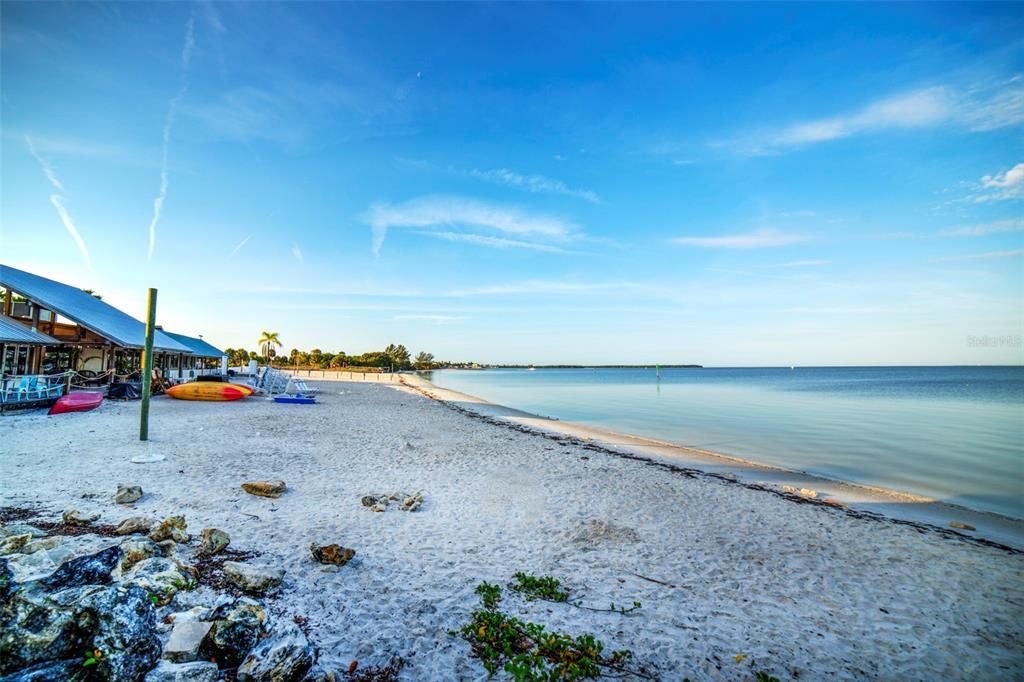 For Sale: $439,900 (3 beds, 3 baths, 1417 Square Feet)