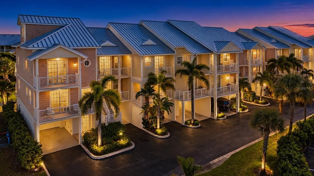 For Sale: $439,900 (3 beds, 3 baths, 1417 Square Feet)