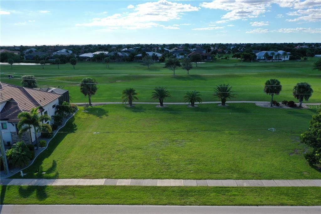 На продажу: $145,000 (0.28 acres)