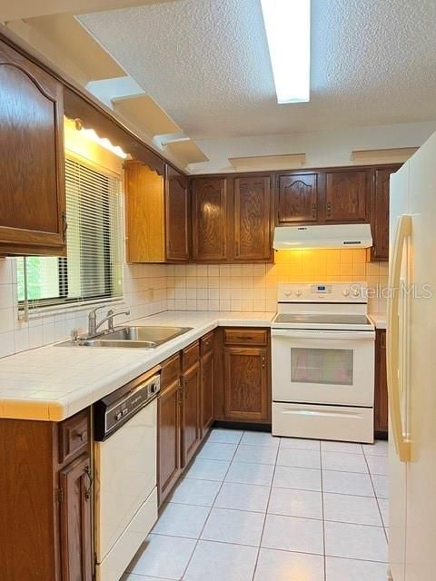 В аренду: $1,450 (2 спален, 2 ванн, 1049 Квадратных фут)