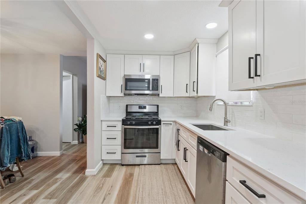 En Venta: $795,000 (5 camas, 0 baños, 2375 Pies cuadrados)