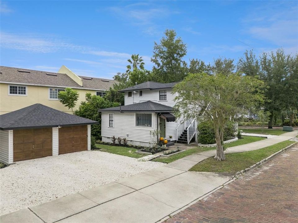 En Venta: $795,000 (5 camas, 0 baños, 2375 Pies cuadrados)