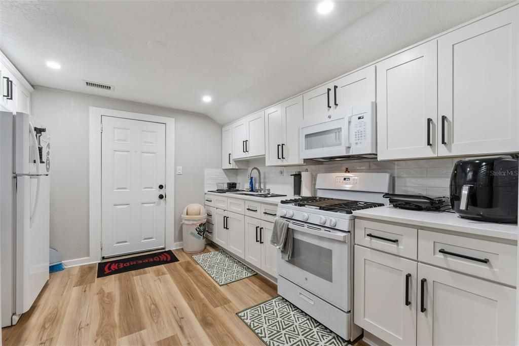 En Venta: $795,000 (5 camas, 0 baños, 2375 Pies cuadrados)