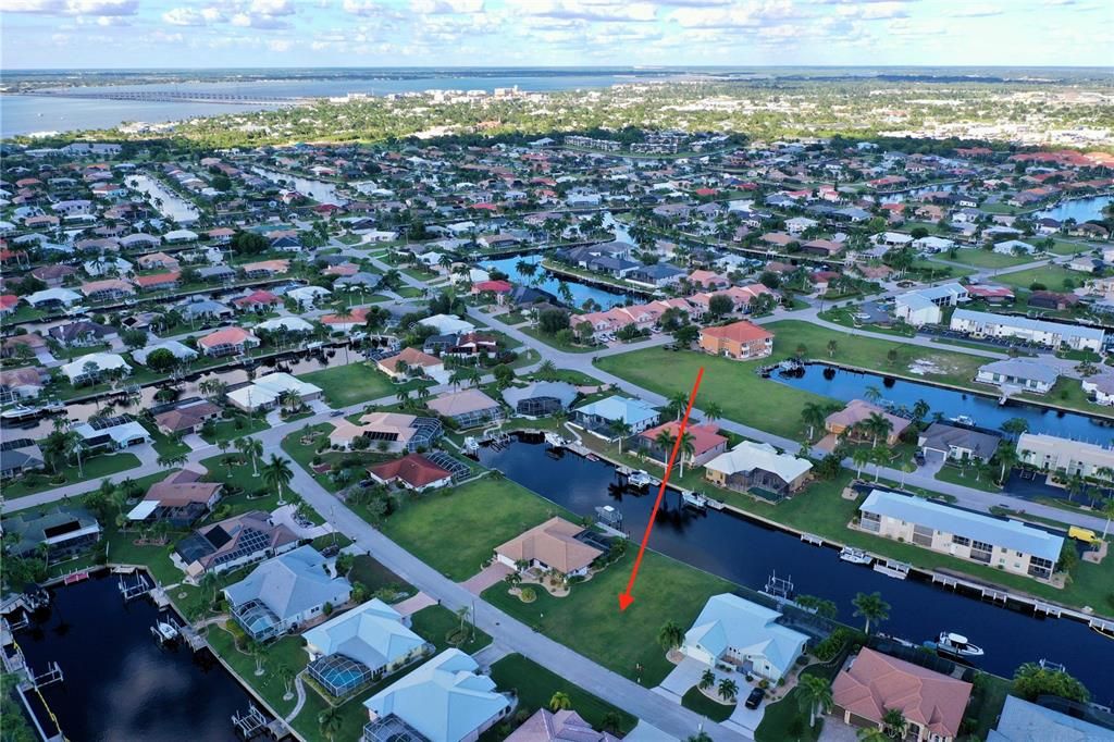 На продажу: $245,000 (0.22 acres)