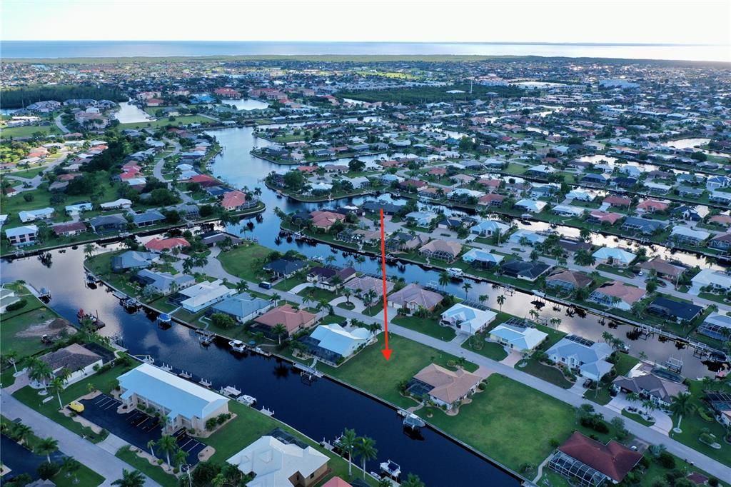 На продажу: $245,000 (0.22 acres)