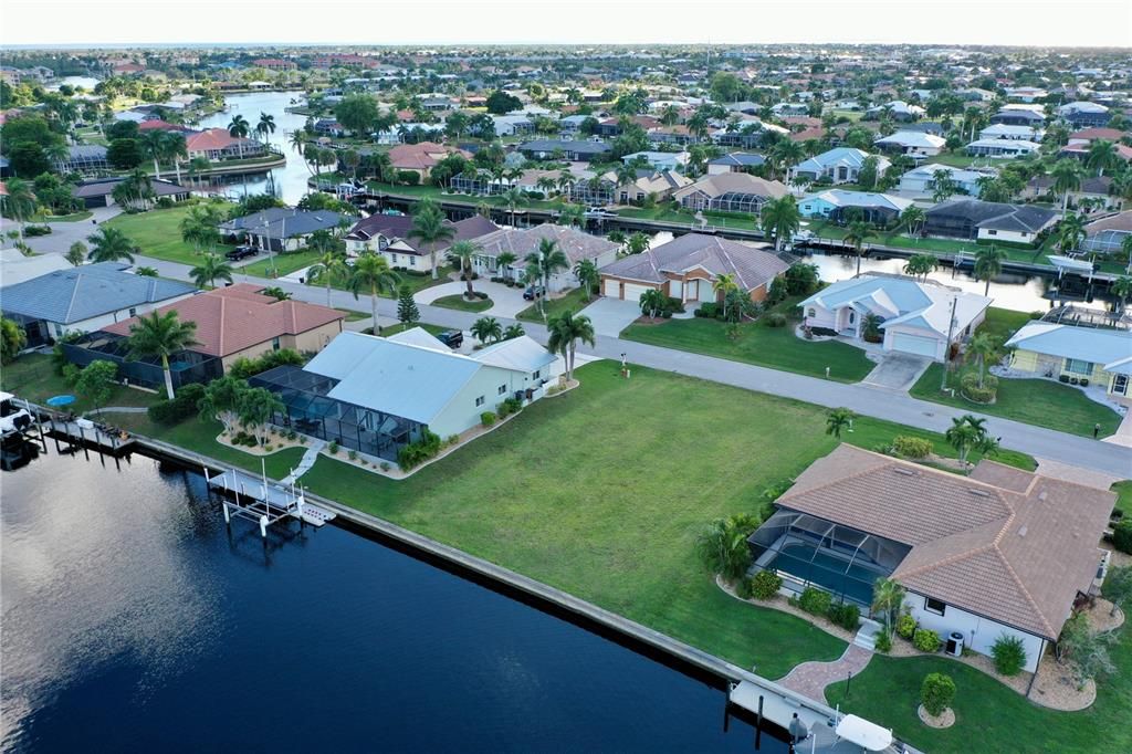 На продажу: $245,000 (0.22 acres)