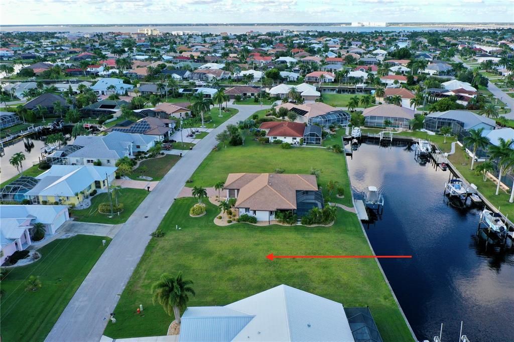 На продажу: $245,000 (0.22 acres)