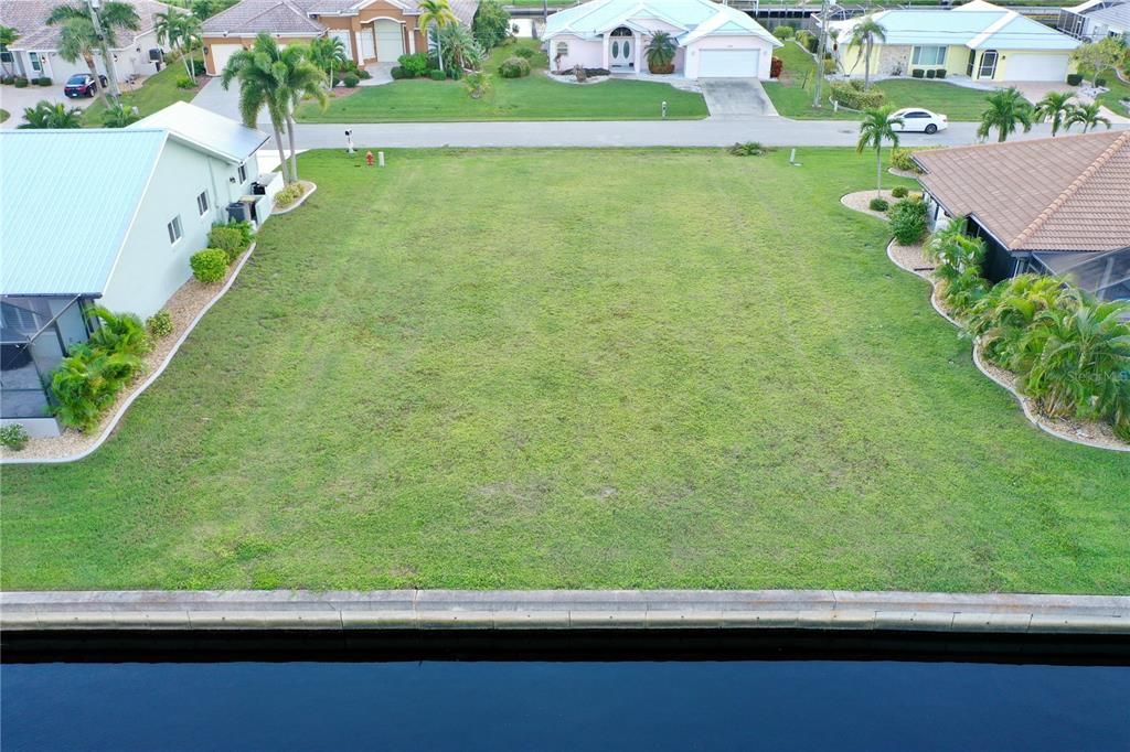 На продажу: $245,000 (0.22 acres)