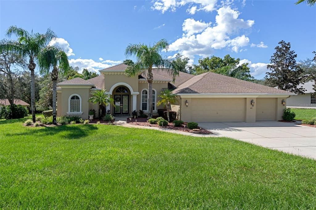 For Sale: $554,900 (4 beds, 3 baths, 2994 Square Feet)