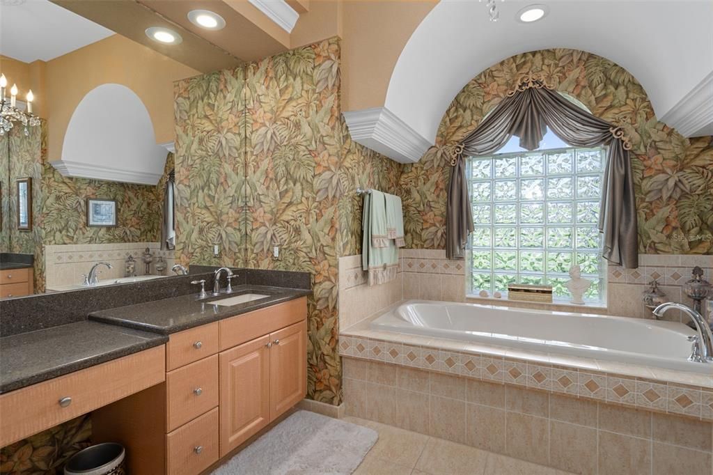 For Sale: $554,900 (4 beds, 3 baths, 2994 Square Feet)
