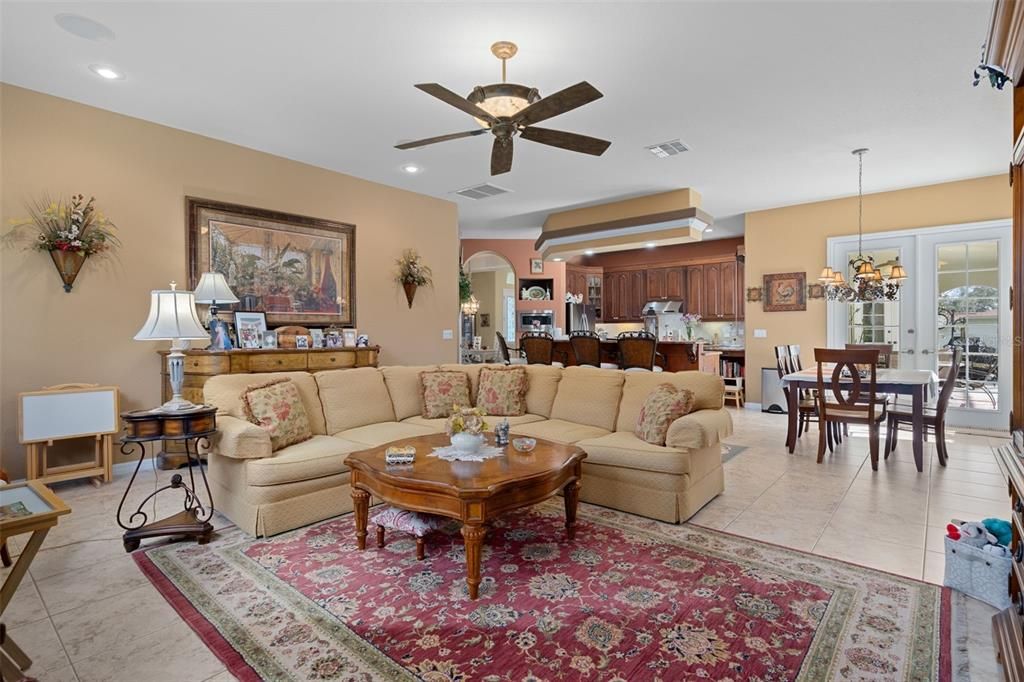 For Sale: $554,900 (4 beds, 3 baths, 2994 Square Feet)