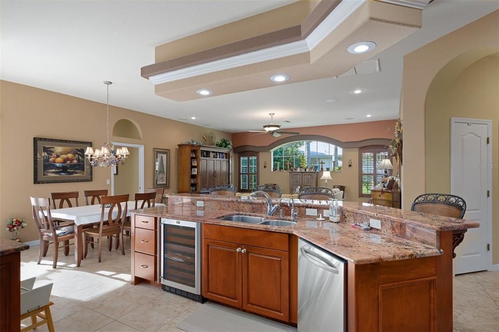 For Sale: $554,900 (4 beds, 3 baths, 2994 Square Feet)