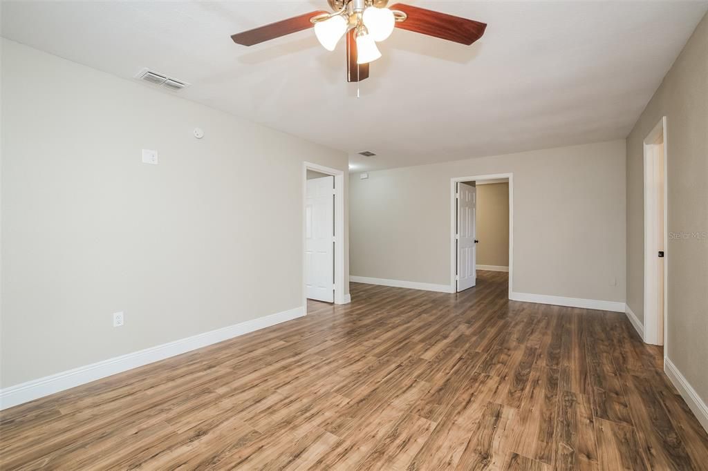 В аренду: $1,680 (4 спален, 2 ванн, 1201 Квадратных фут)