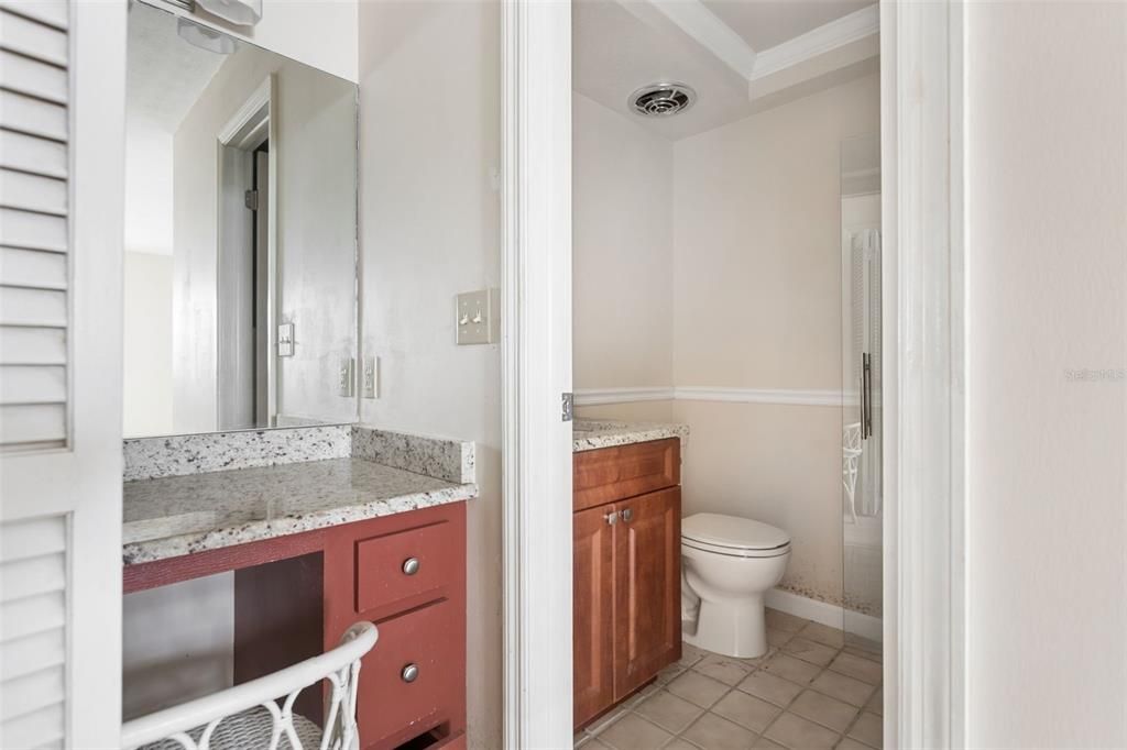 Activo con contrato: $415,000 (3 camas, 2 baños, 1950 Pies cuadrados)