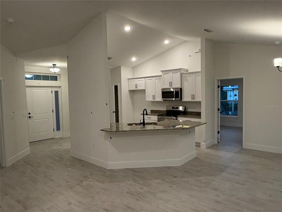 For Sale: $348,850 (4 beds, 2 baths, 1755 Square Feet)