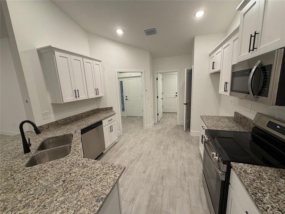 For Sale: $348,850 (4 beds, 2 baths, 1755 Square Feet)