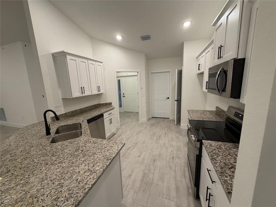 For Sale: $348,850 (4 beds, 2 baths, 1755 Square Feet)