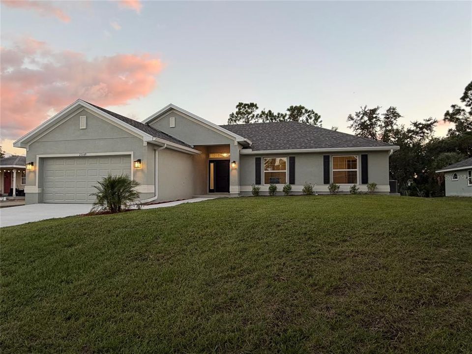 For Sale: $348,850 (4 beds, 2 baths, 1755 Square Feet)