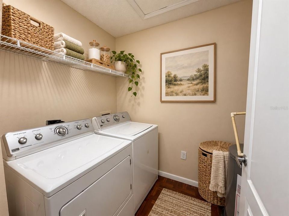 For Rent: $1,900 (2 beds, 2 baths, 1217 Square Feet)