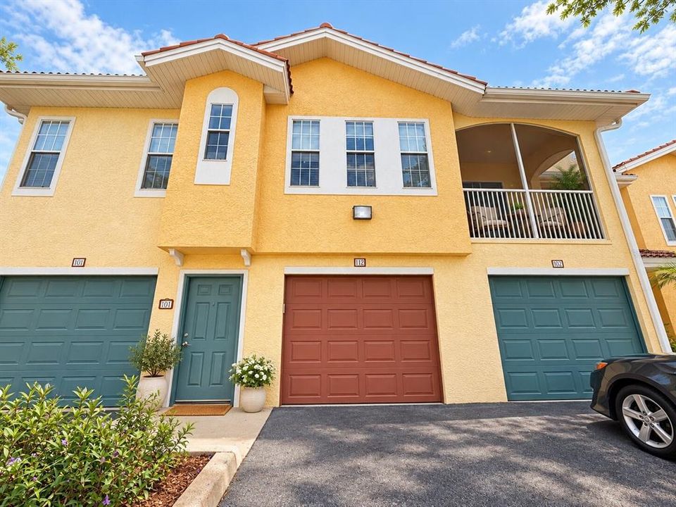 For Rent: $1,900 (2 beds, 2 baths, 1217 Square Feet)