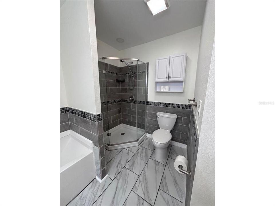 For Sale: $214,900 (4 beds, 2 baths, 1382 Square Feet)