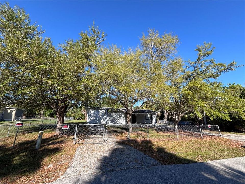 For Sale: $214,900 (4 beds, 2 baths, 1382 Square Feet)