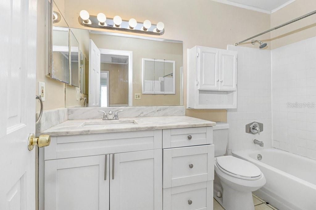 Active With Contract: $75,000 (1 beds, 1 baths, 710 Square Feet)