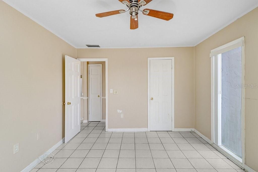 Active With Contract: $75,000 (1 beds, 1 baths, 710 Square Feet)