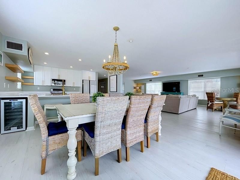 En Venta: $1,346,200 (3 camas, 3 baños, 2195 Pies cuadrados)