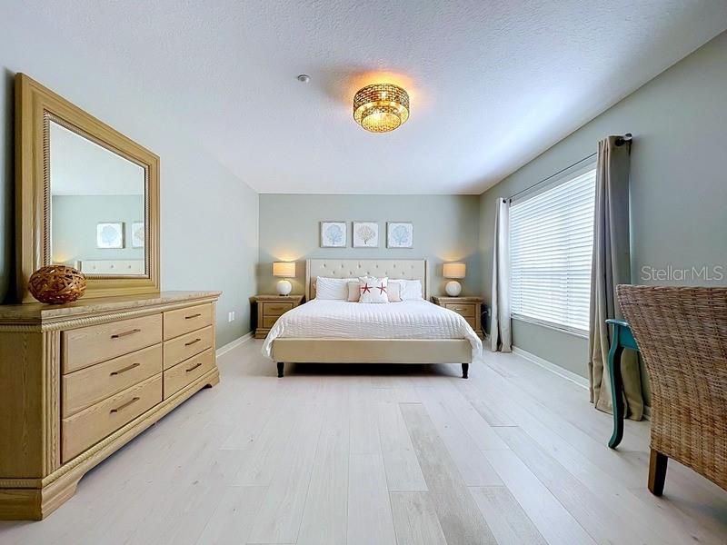 En Venta: $1,346,200 (3 camas, 3 baños, 2195 Pies cuadrados)