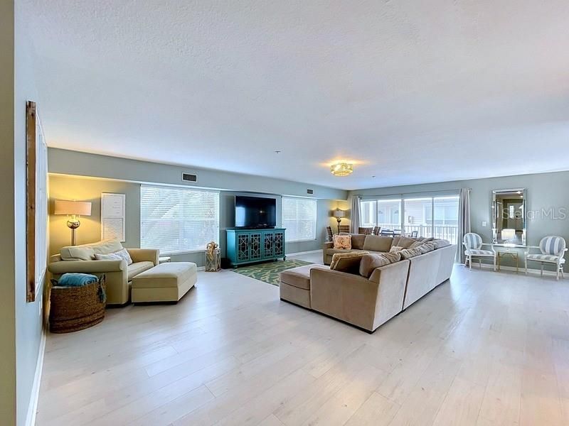En Venta: $1,346,200 (3 camas, 3 baños, 2195 Pies cuadrados)
