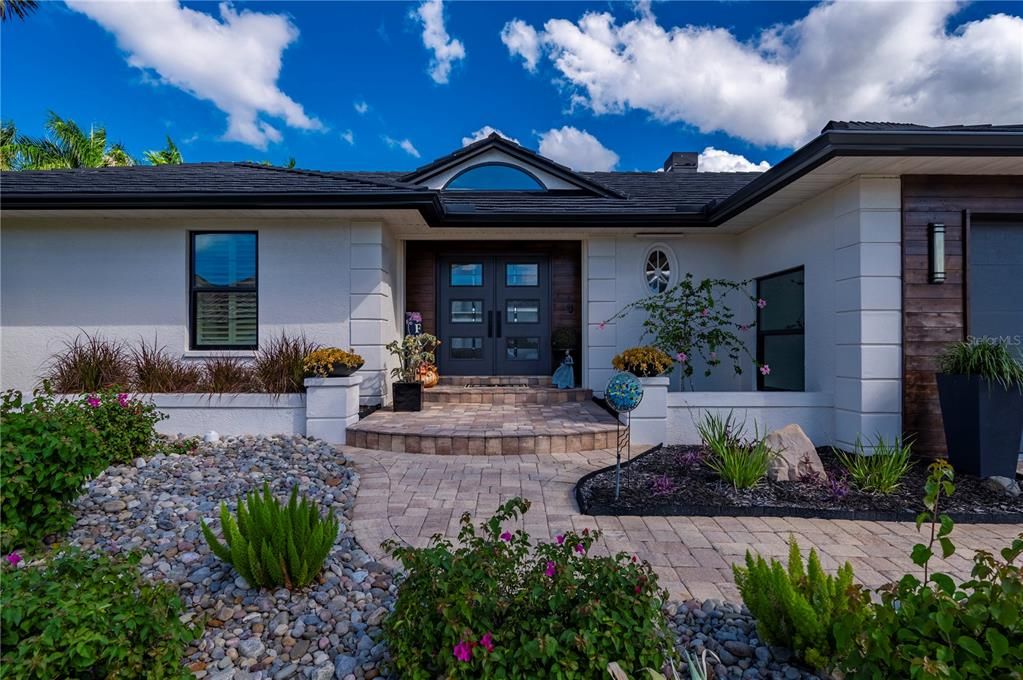 En Venta: $1,125,000 (3 camas, 2 baños, 2535 Pies cuadrados)